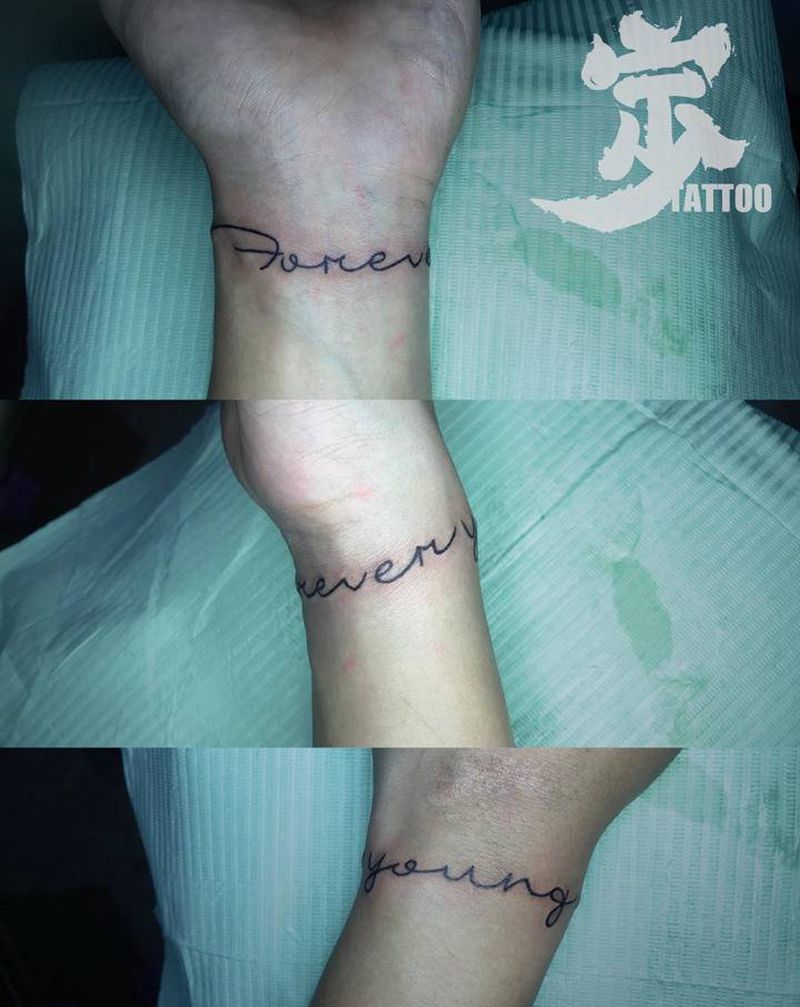 手环+英文纹身图片_手部手臂几何花体字纹身图案