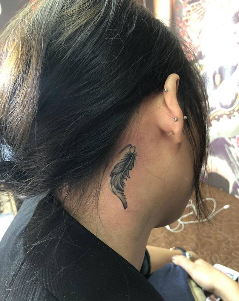 羽毛,遮盖纹身图片_颈部New School新传统纹身图案