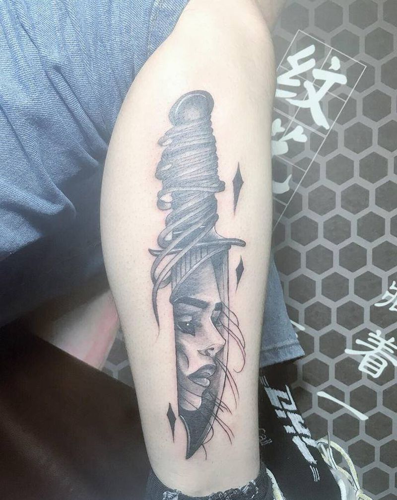 匕首纹身图片_腿部New School纹身图案