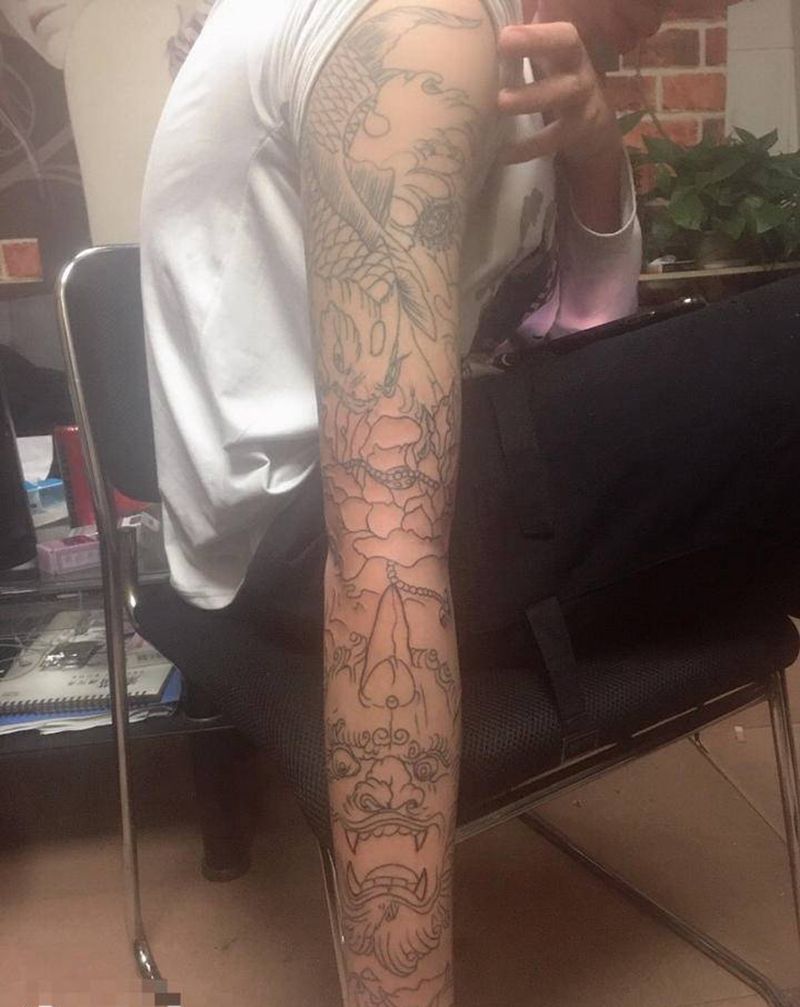 大臂鲤鱼非本店所售.纹身图片_手臂新传统纹身图案