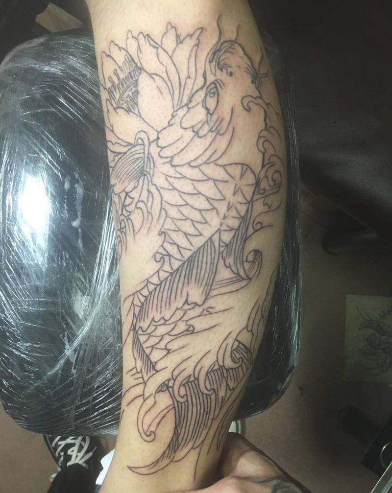 锦鲤线条纹身图片_腿部新传统纹身图案