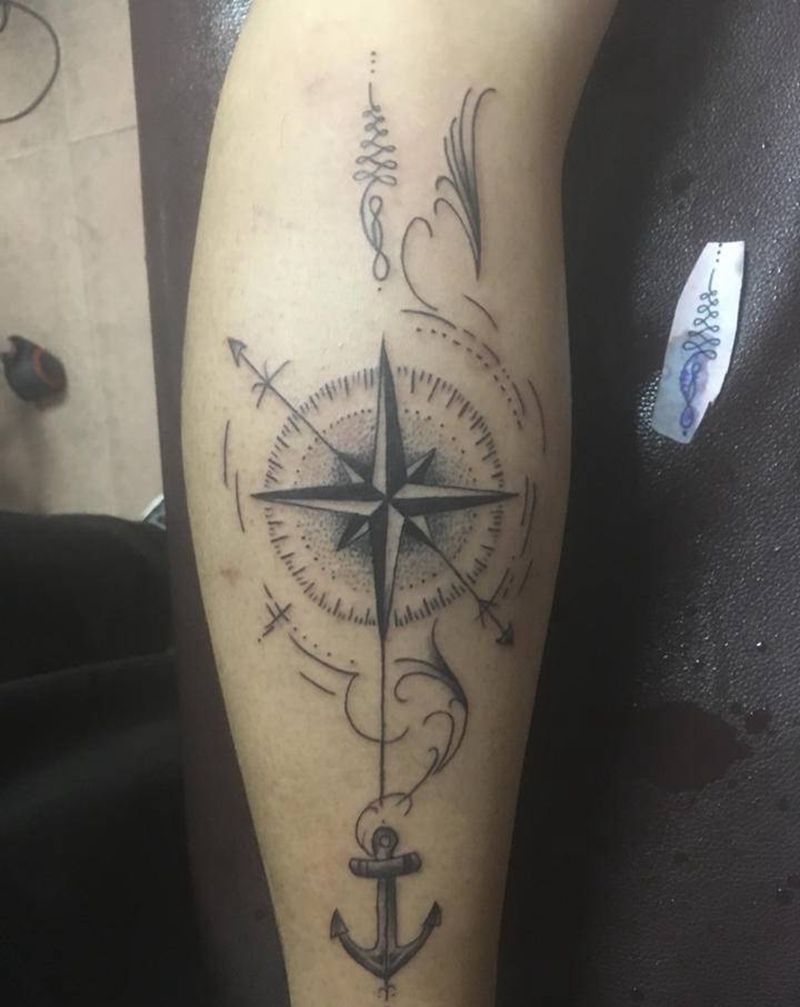 指南针纹身图片_腿部几何纹身图案