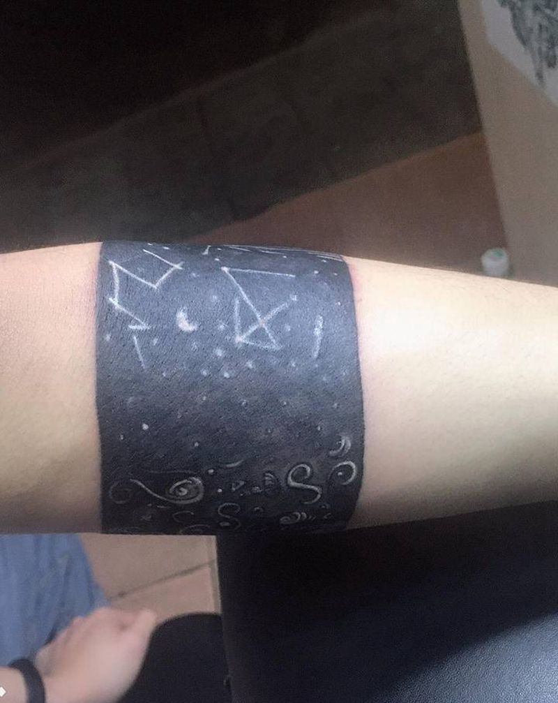 臂环纹身图片_手臂新传统纹身图案