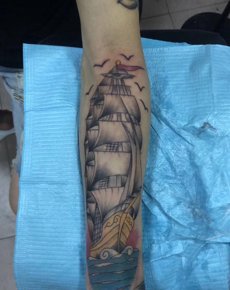 帆船纹身图片_手臂Old School纹身图案