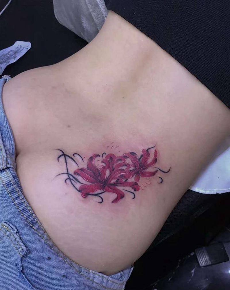 彼岸花纹身图片_臀部新传统纹身图案