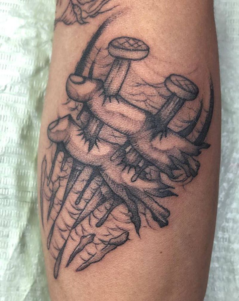 钉子纹身图片_old school纹身图案