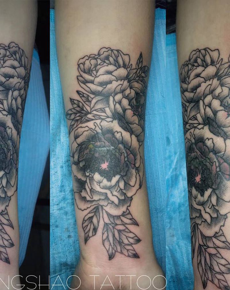 素花+遮盖纹身图片_手臂点刺纹身图案