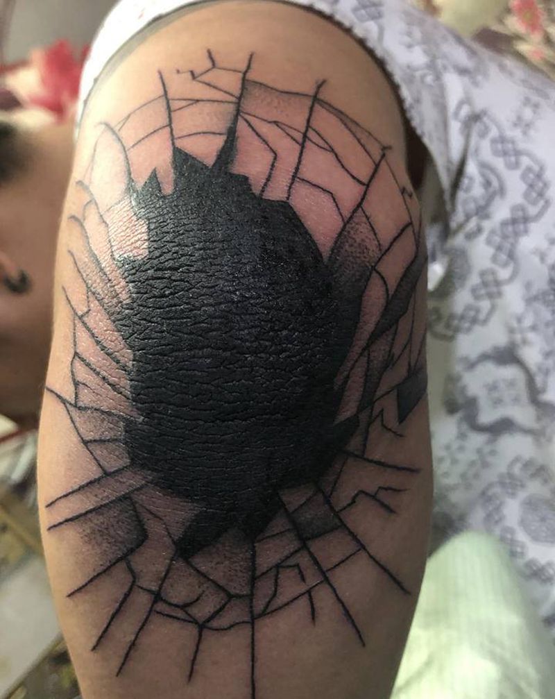 玻璃碎片蜘蛛网纹身图片_手臂New School点刺纹身图案