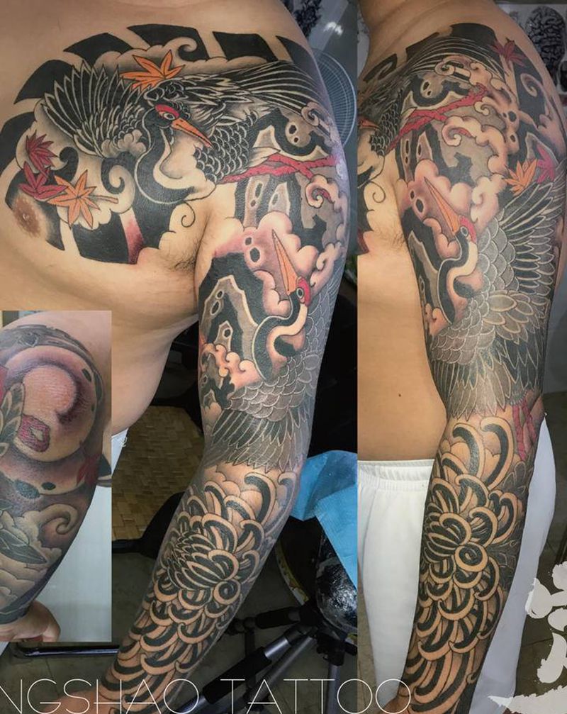 日式半甲全臂+菊花仙鹤纹身图片_手臂胸部老传统纹身图案