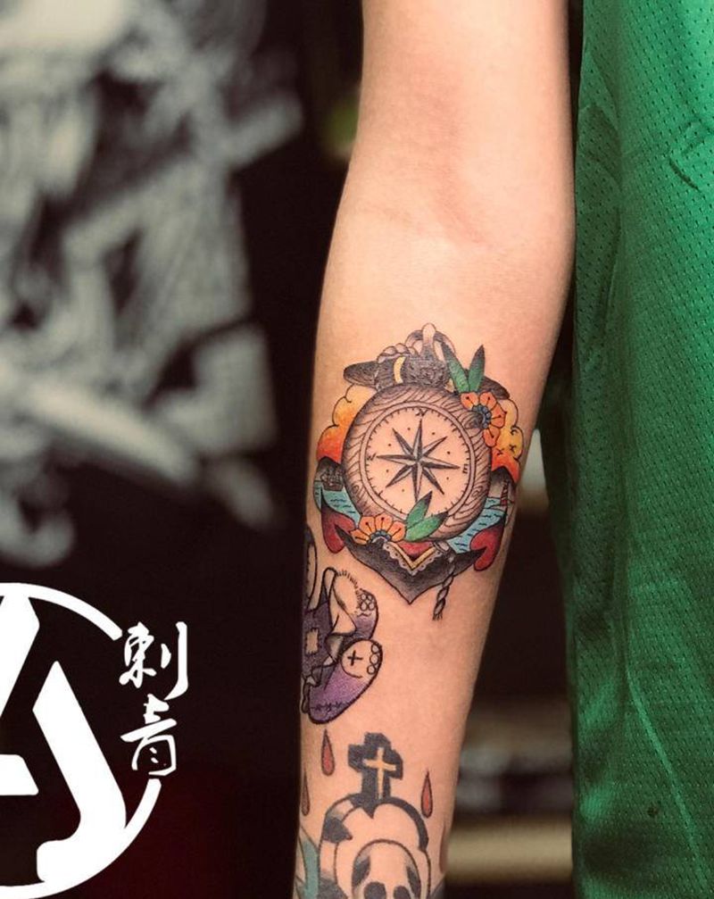 指南针纹身图片_手臂Old School纹身图案