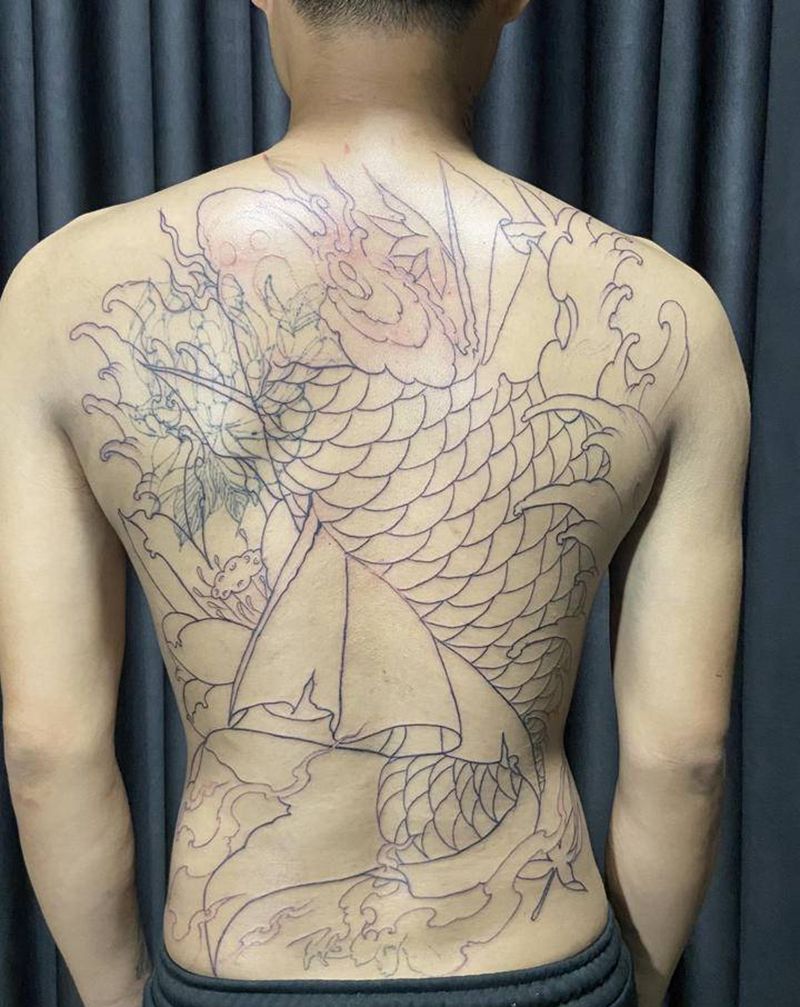 满背遮盖线条纹身图片_背部纹身图案