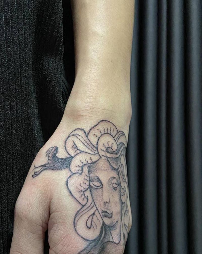 美杜莎.纹身图片_手部纹身图案