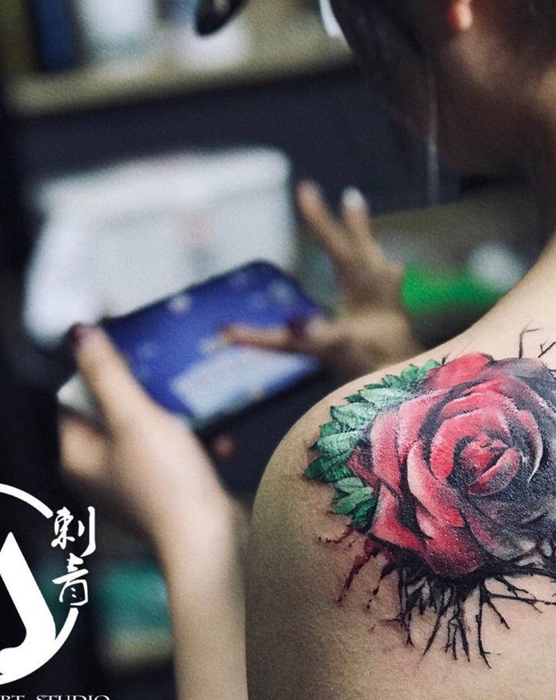 彩色遮盖纹身图片_肩部纹身图案