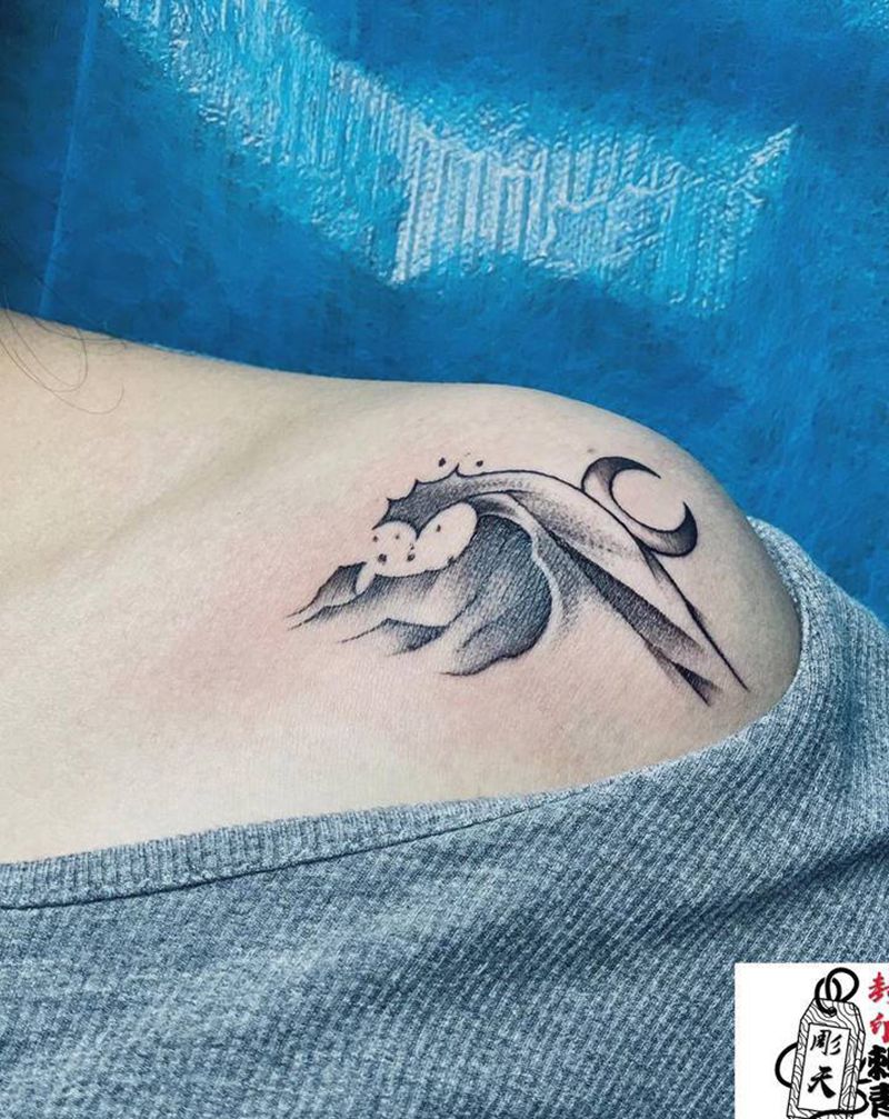 浪花纹身图片_肩部纹身图案