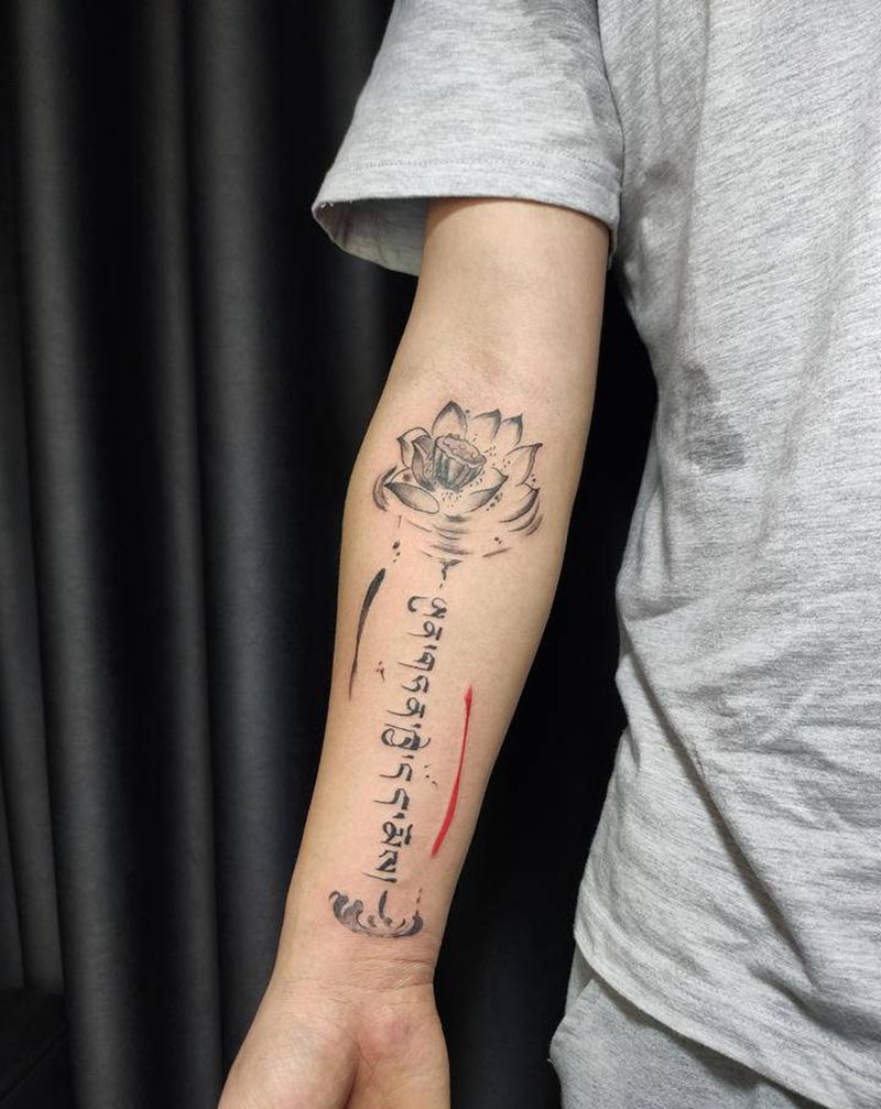 莲纹身图片_手臂纹身图案