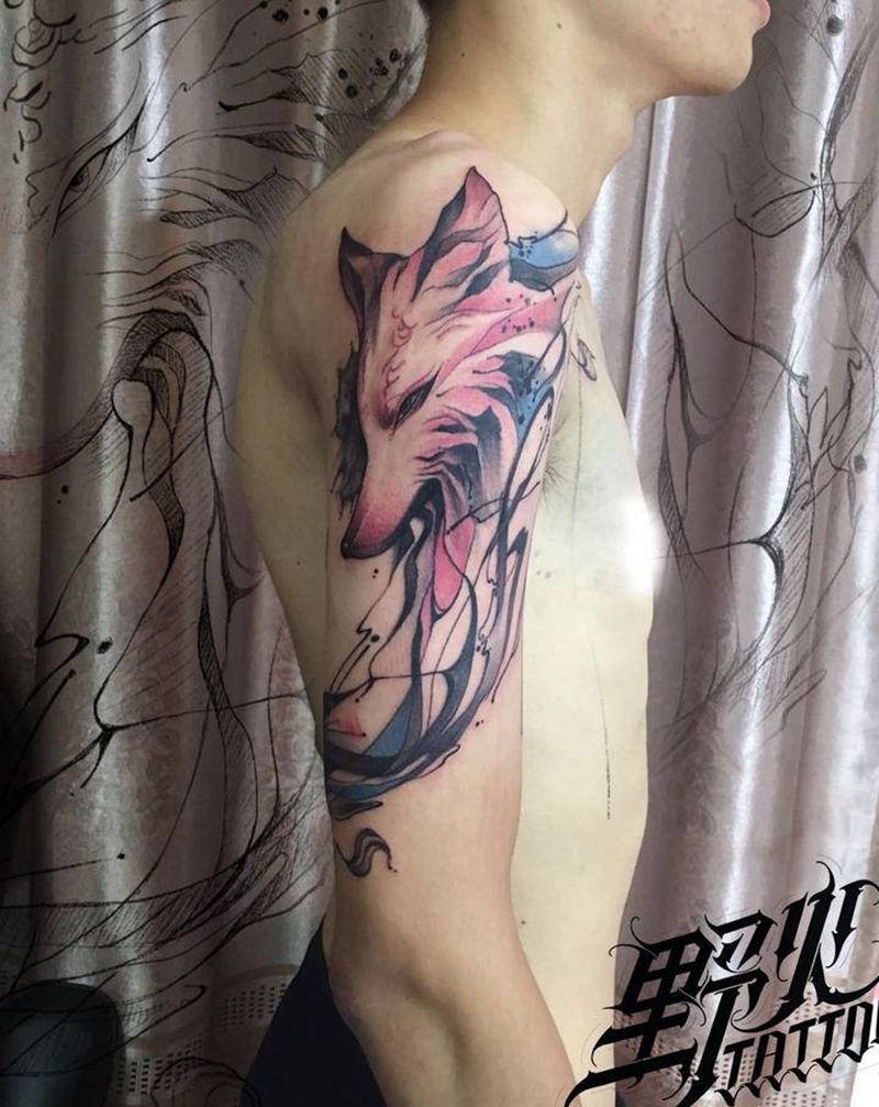 水墨 狐仙纹身图片_肩部水墨狐纹身图案