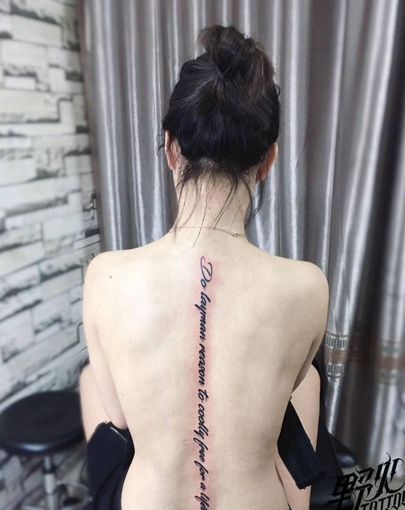 英文纹身图片_背部英文纹身图案