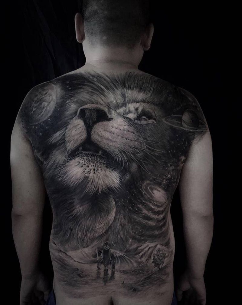 宇宙的守护耗时30纹身图片_背部纹身图案