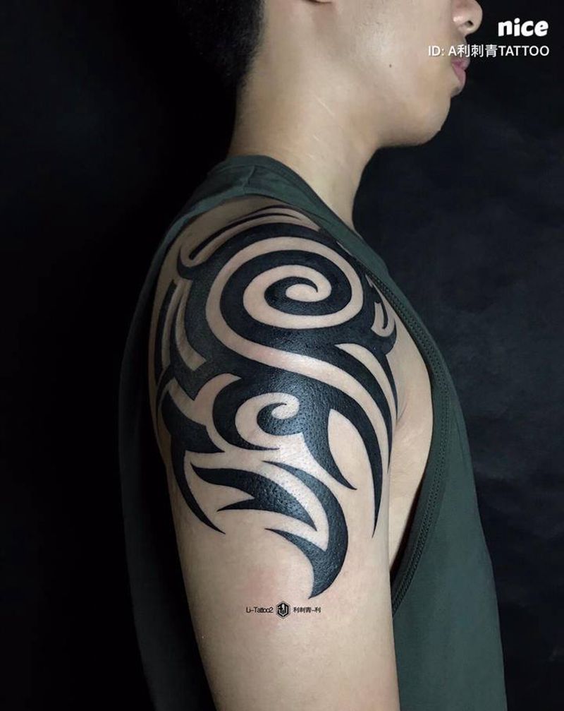 图腾纹身图片_肩部图腾纹身图案