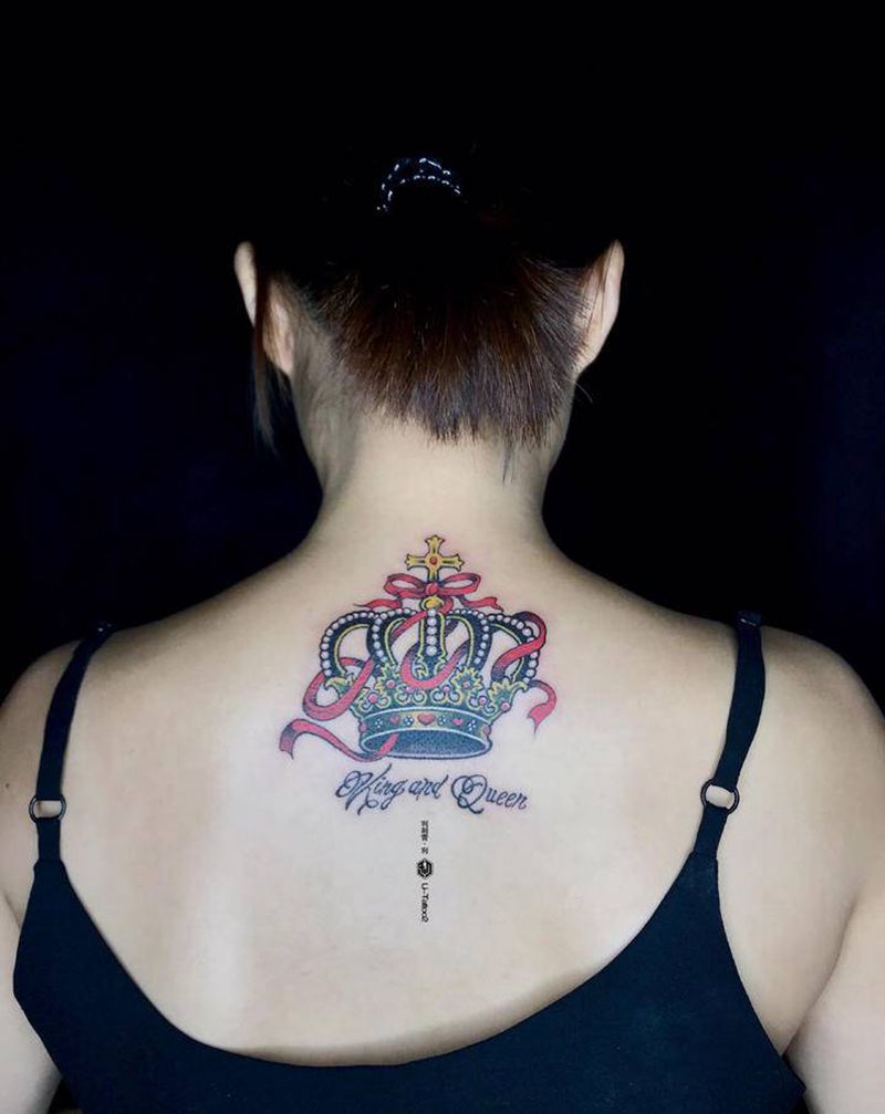 皇冠纹身图片_颈部纹身图案