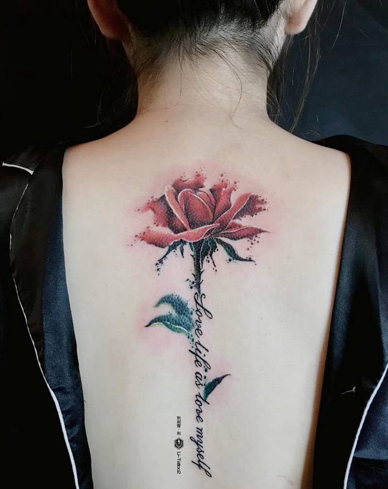 玫瑰花纹身图片_背部水彩纹身图案