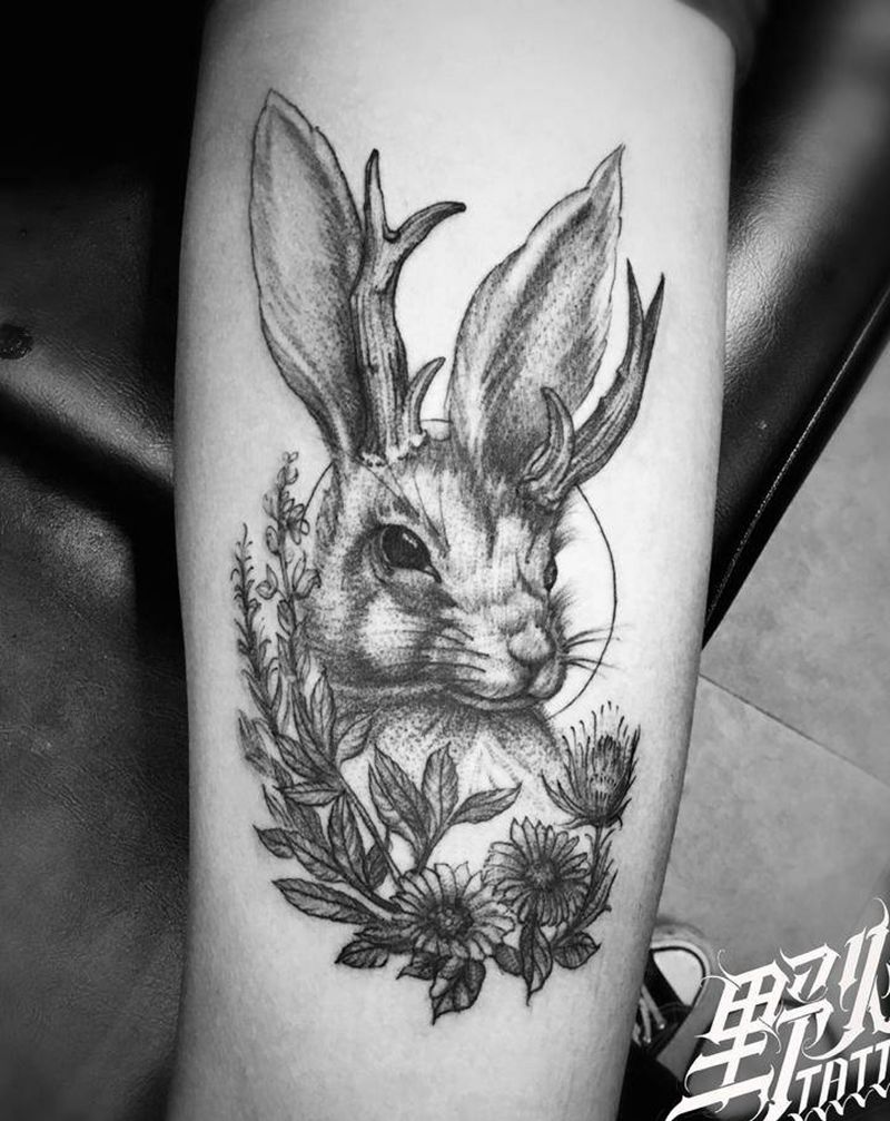 兔子纹身图片_腿部点刺暗黑纹身图案