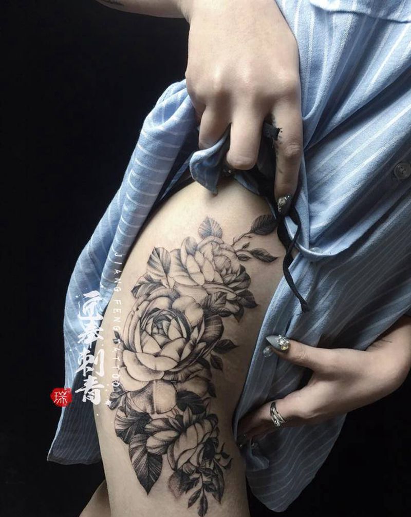 花卉纹身图片_臀部点刺素描纹身图案