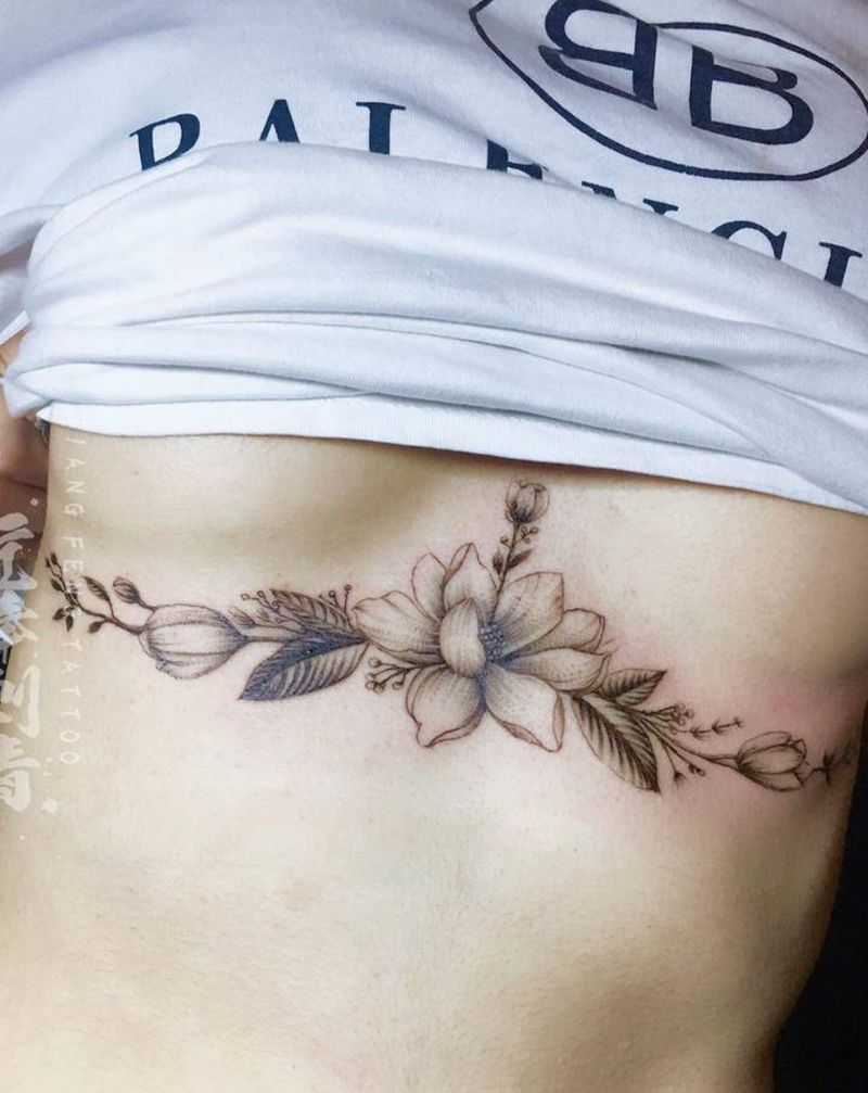 花卉纹身图片_胸部点刺纹身图案