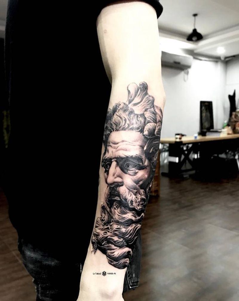 海王纹身图片_手臂欧美写实纹身图案