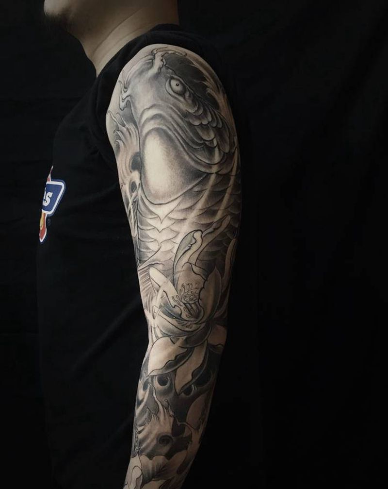 传统鱼纹身图片_手臂纹身图案