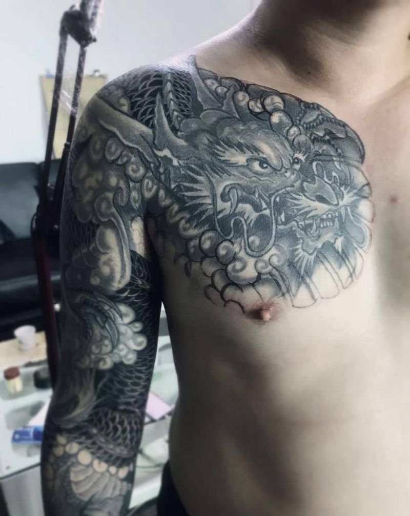 龙纹身图片_手臂胸部新传统纹身图案