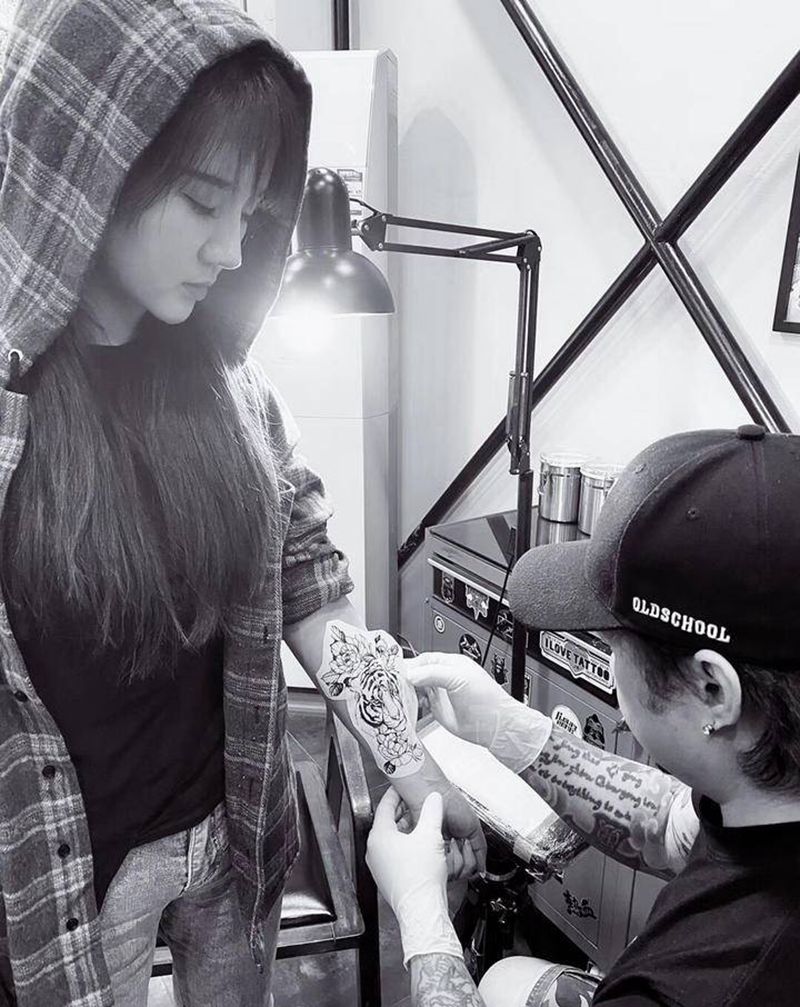 心有猛虎，细嗅蔷薇纹身图片_手臂纹身图案