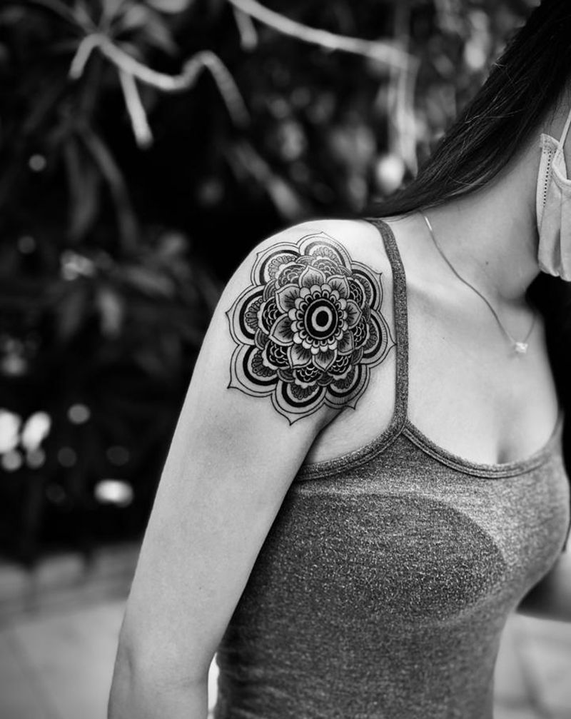 曼陀罗纹身图片_肩部曼陀罗纹身图案