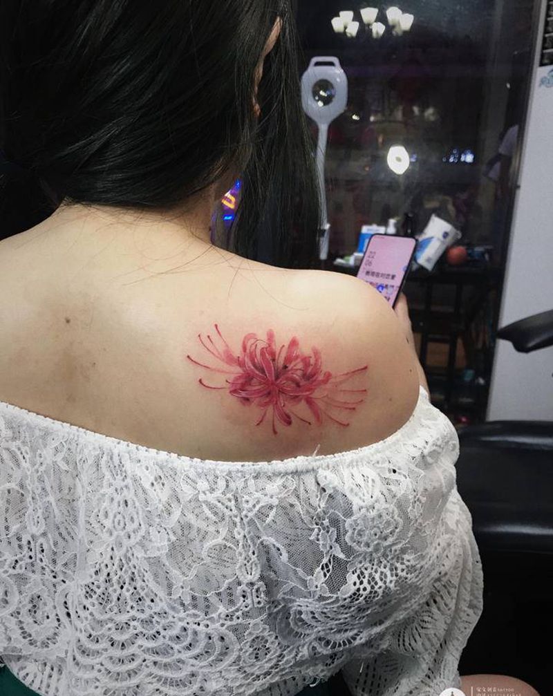 彼岸花纹身图片_肩部纹身图案