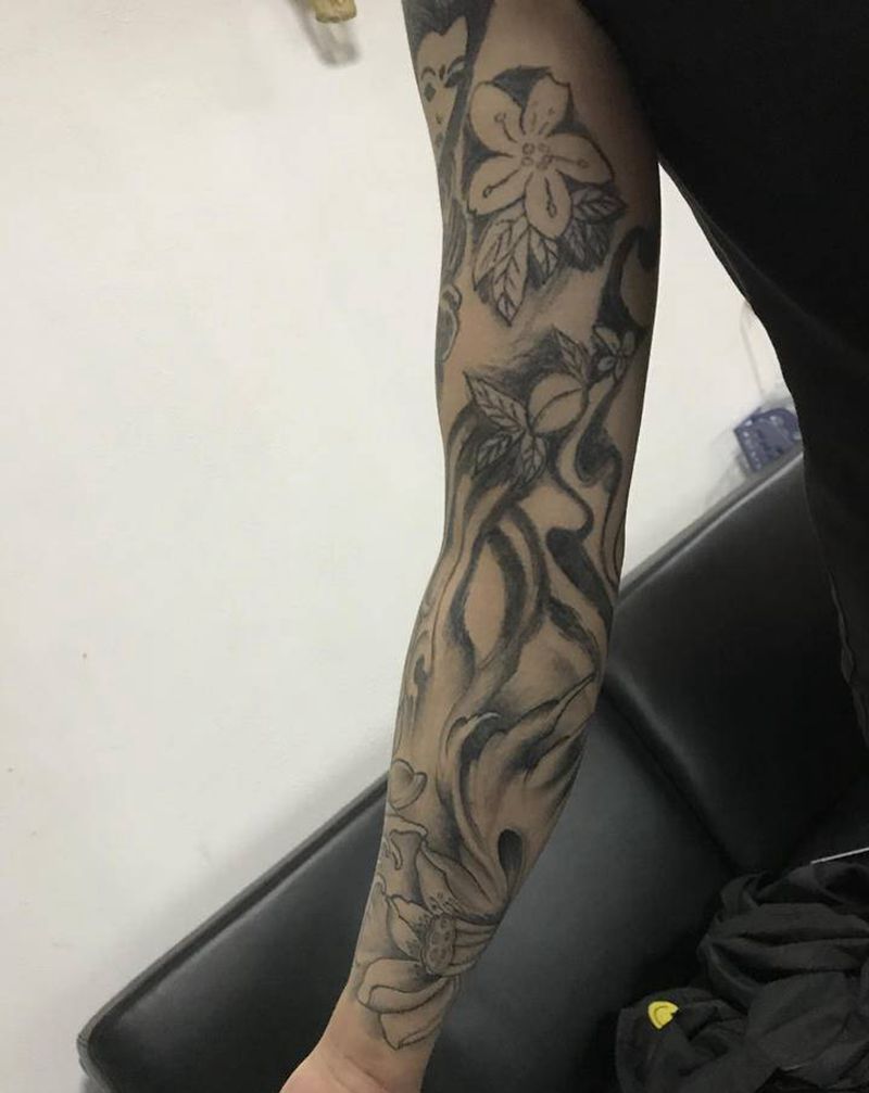 修改作品未完成纹身图片_手部手臂老传统纹身图案