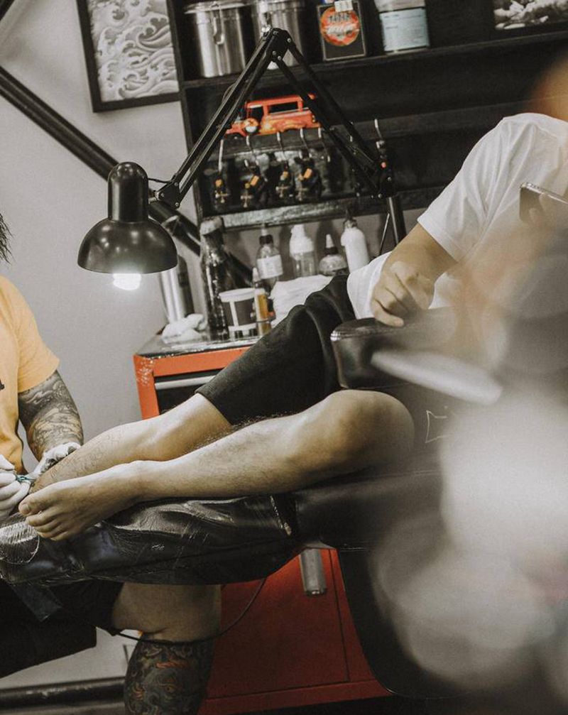 唐狮纹身图片_腿部纹身图案