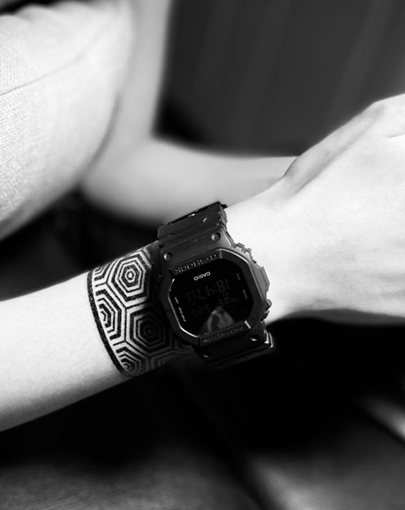 臂环纹身图片_手臂纹身图案