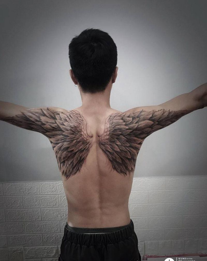 翅膀纹身图片_肩部纹身图案
