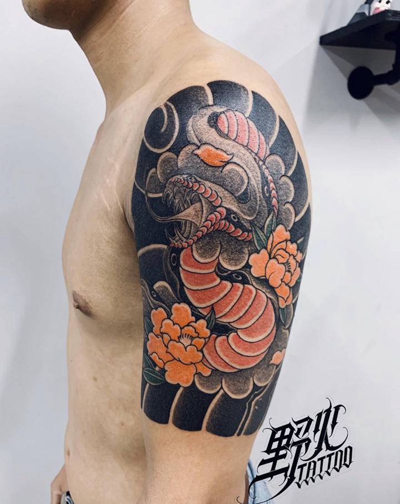 传统花蛇纹身图片_手臂老传统蛇纹身图案