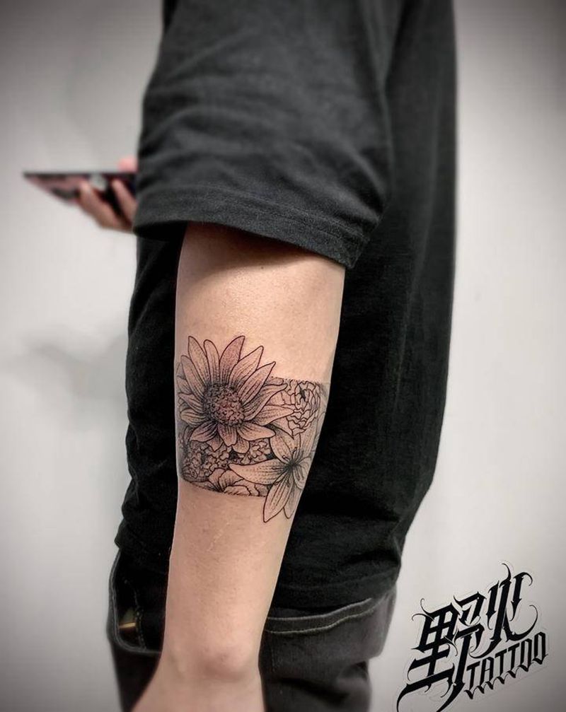 素花手环纹身图片_手臂点刺素花纹身图案