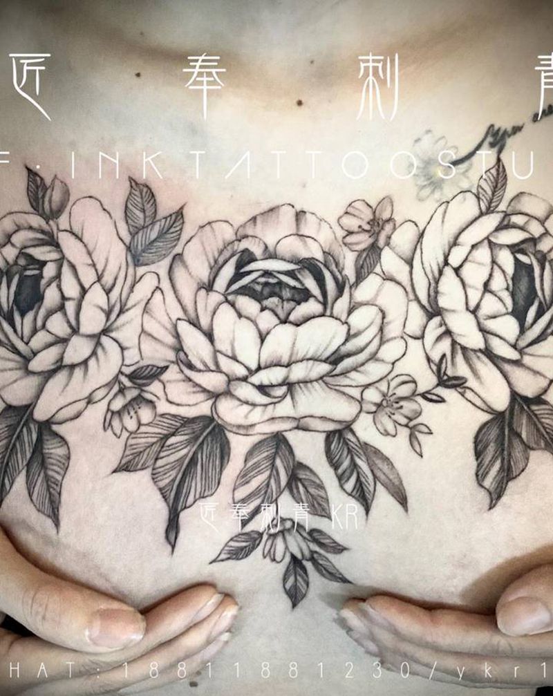 花卉纹身图片_胸部点刺纹身图案