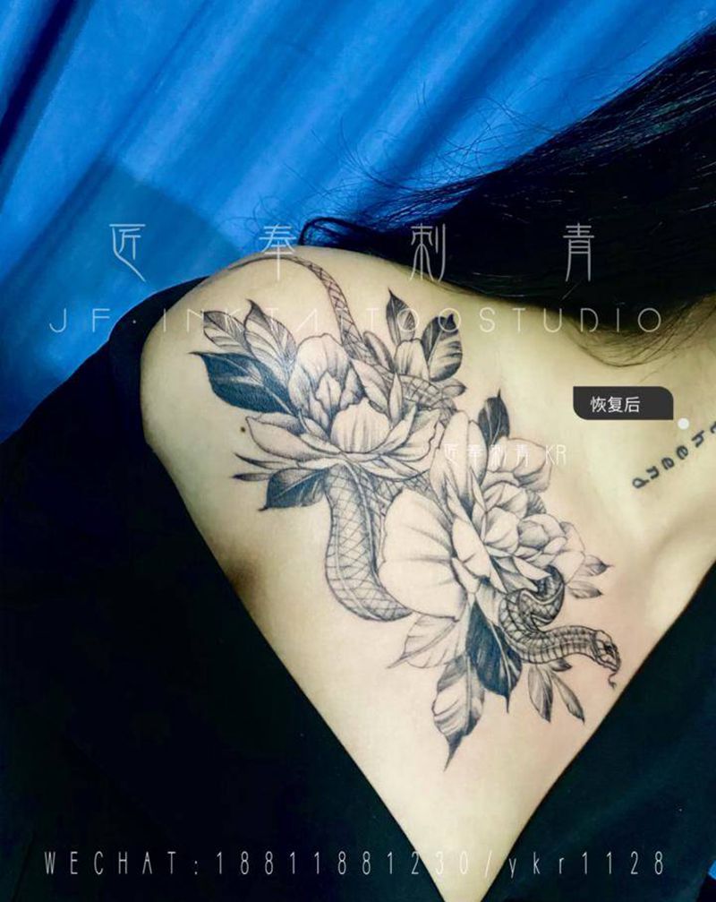 花蛇纹身图片_胸部点刺欧美写实纹身图案