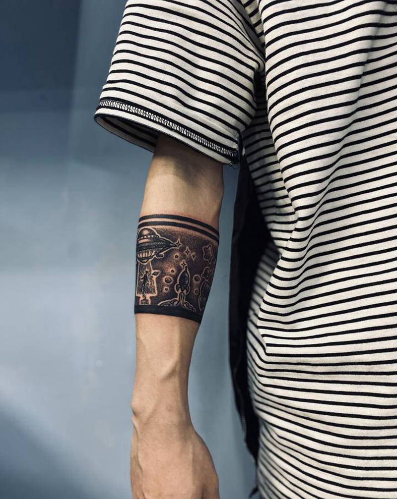 客人自己设计的臂环纹身图片_手臂纹身图案