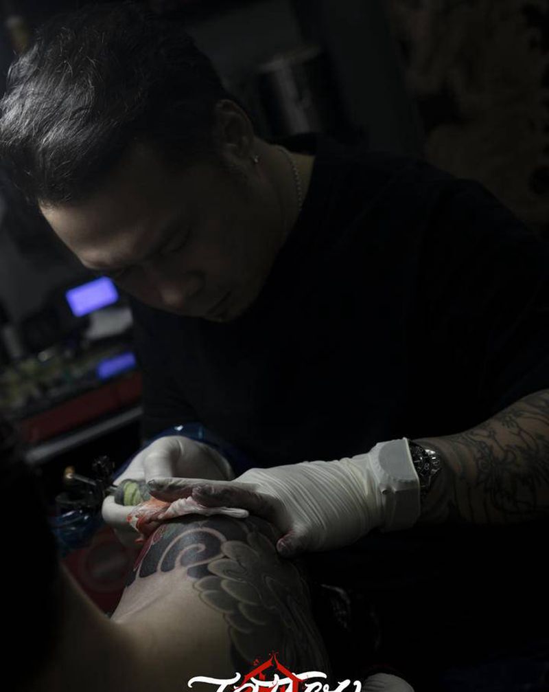 牡丹    鲤鱼纹身图片_手臂背部纹身图案