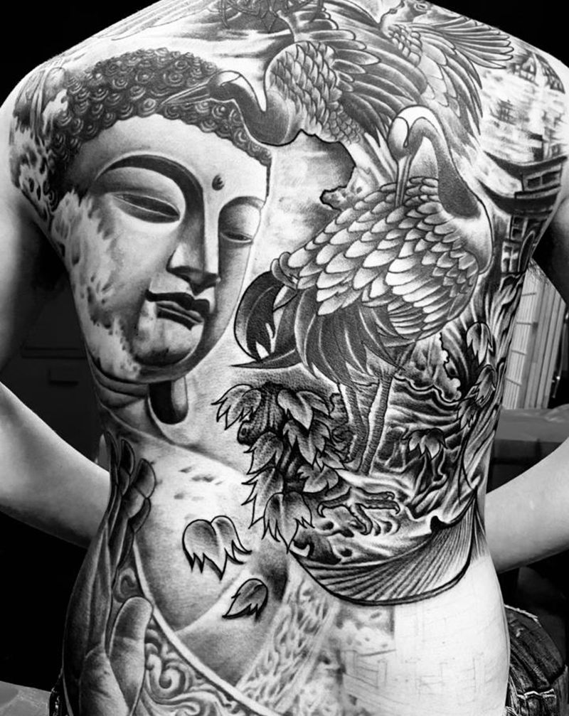 如来仙鹤图未完待续纹身图片_背部纹身图案