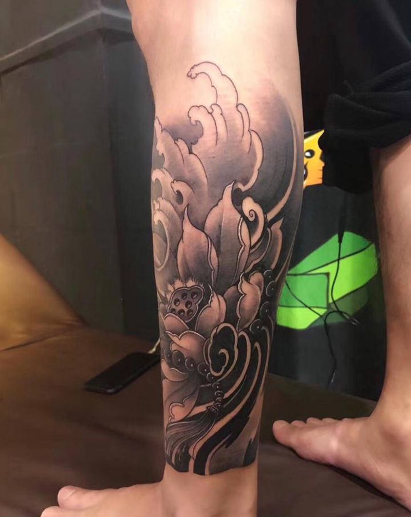 莲花纹身图片_脚部腿部新传统纹身图案