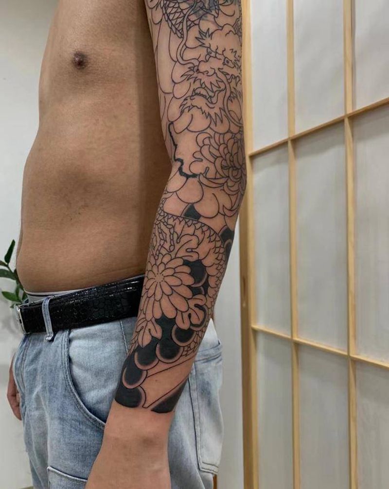 传统龙遮盖花臂纹身图片_手臂老传统纹身图案