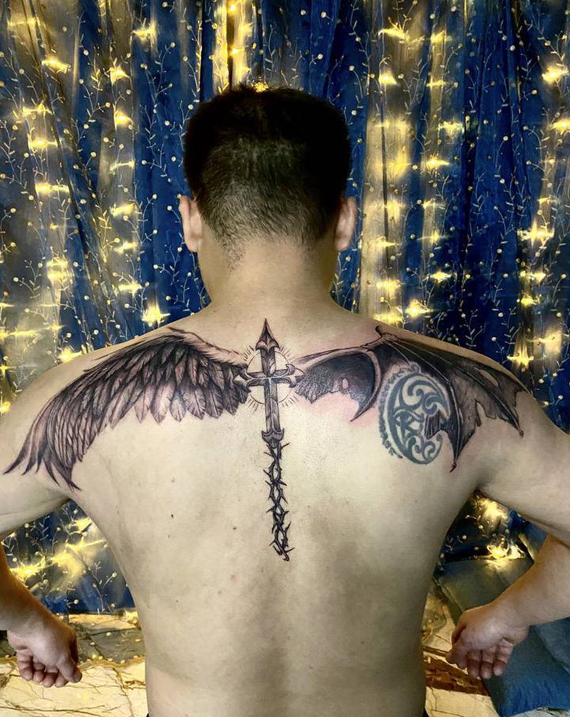 天使恶魔之翼纹身图片_背部欧美写实纹身图案