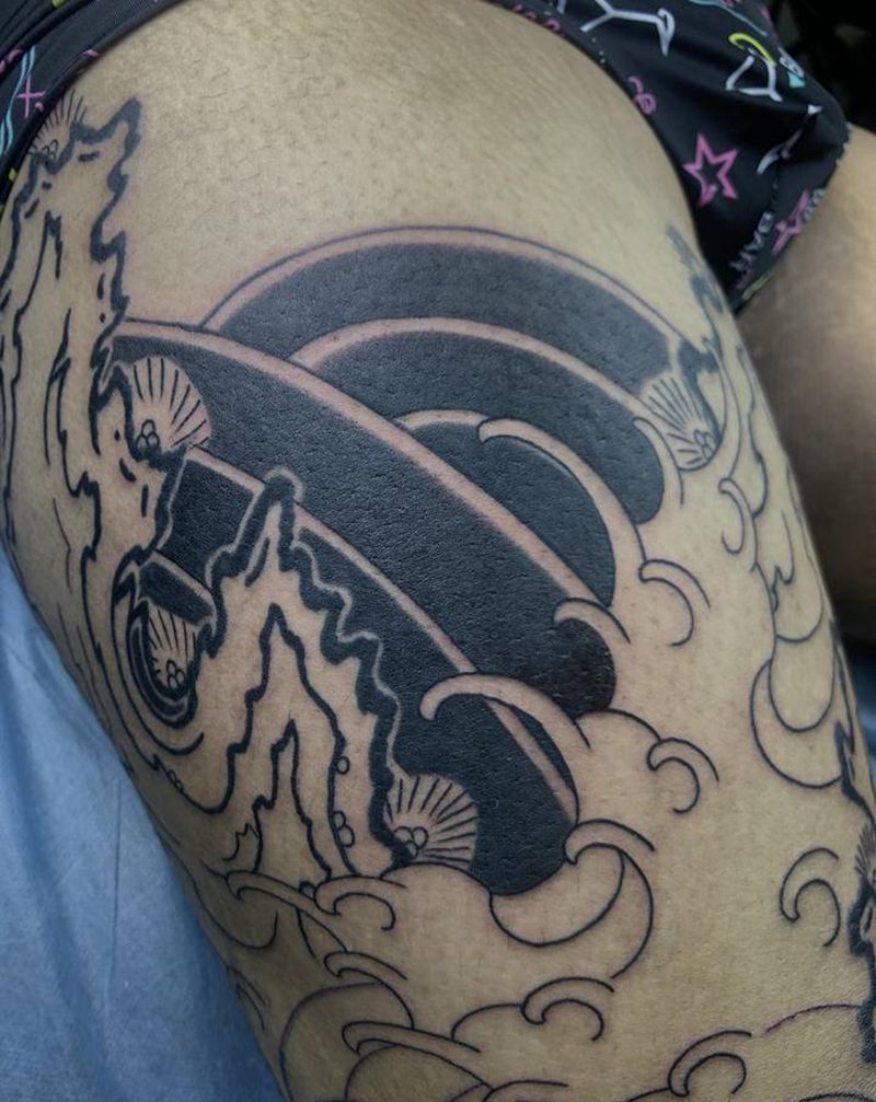 传统山水纹身图片_腿部老传统山水纹身图案