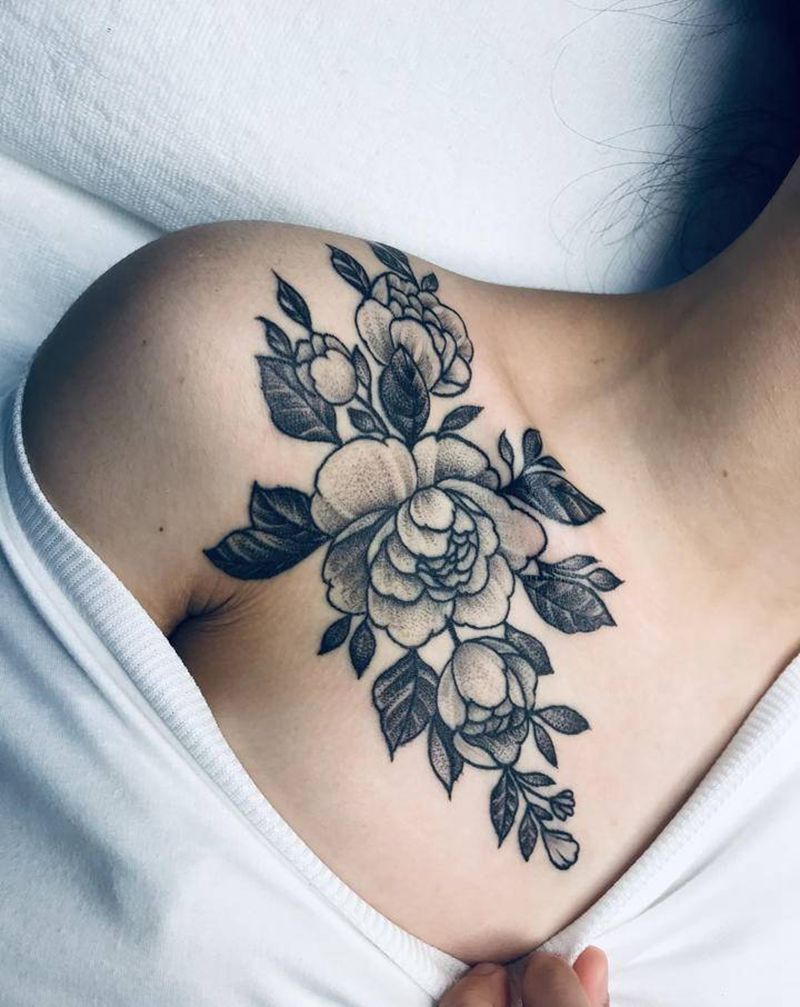 素花纹身图片_肩部点刺纹身图案